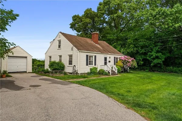 $3,400 | 27 Doro Place, East Providence, RI 02916