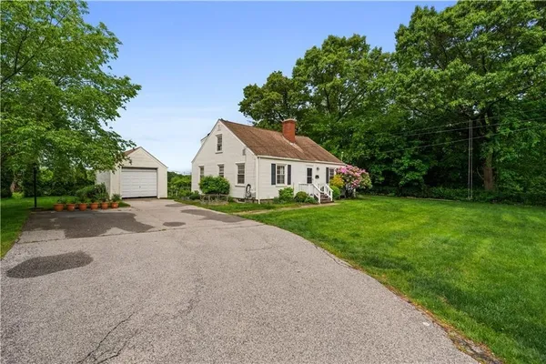 $3,400 | 27 Doro Place, East Providence, RI 02916