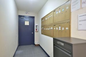 6060 North Ridge Avenue, Unit 1A Chicago, IL 60660 - Photo 24 of 25 a view of an entryway