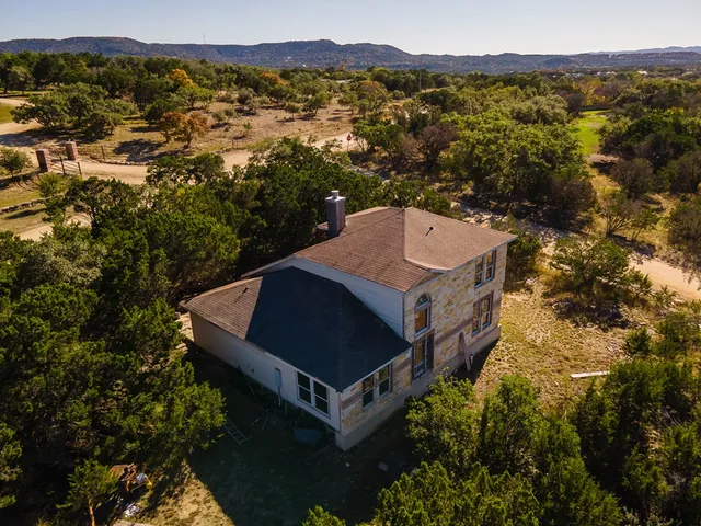 $370,000 | 989 Oil Well, Pipe Creek, TX 78063