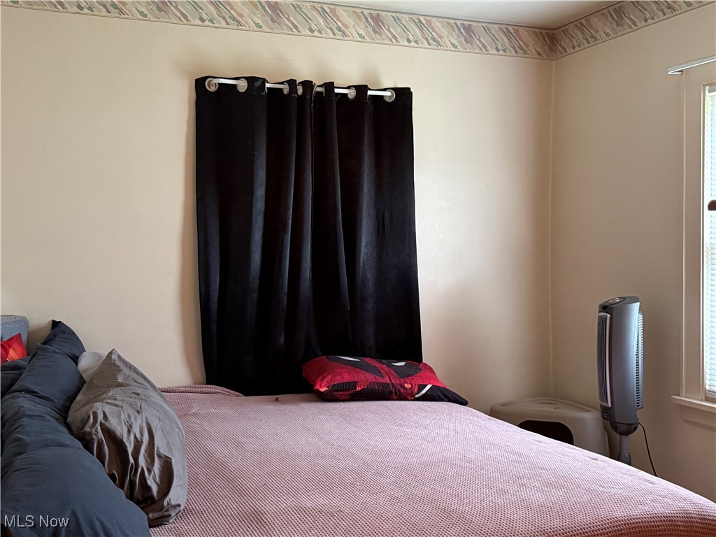 878 Brittain Road Akron, OH 44305 - Photo 13 of 16 View of bedroom