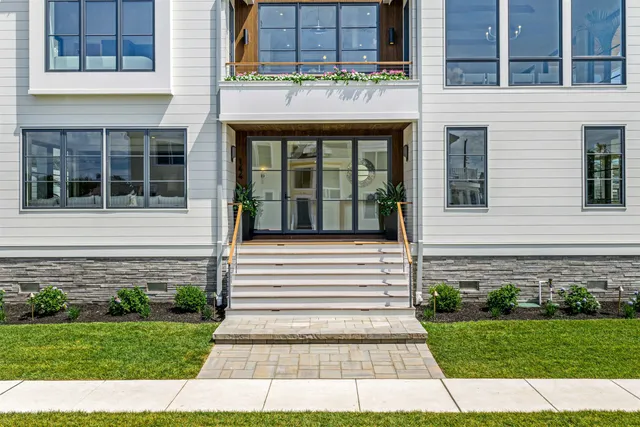 $7,595,000 | 144 89th Street, Stone Harbor, NJ 08247