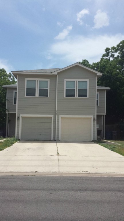 5505 Stuart Circle Austin, TX 78721 - Photo 1 of 1 a front view of house