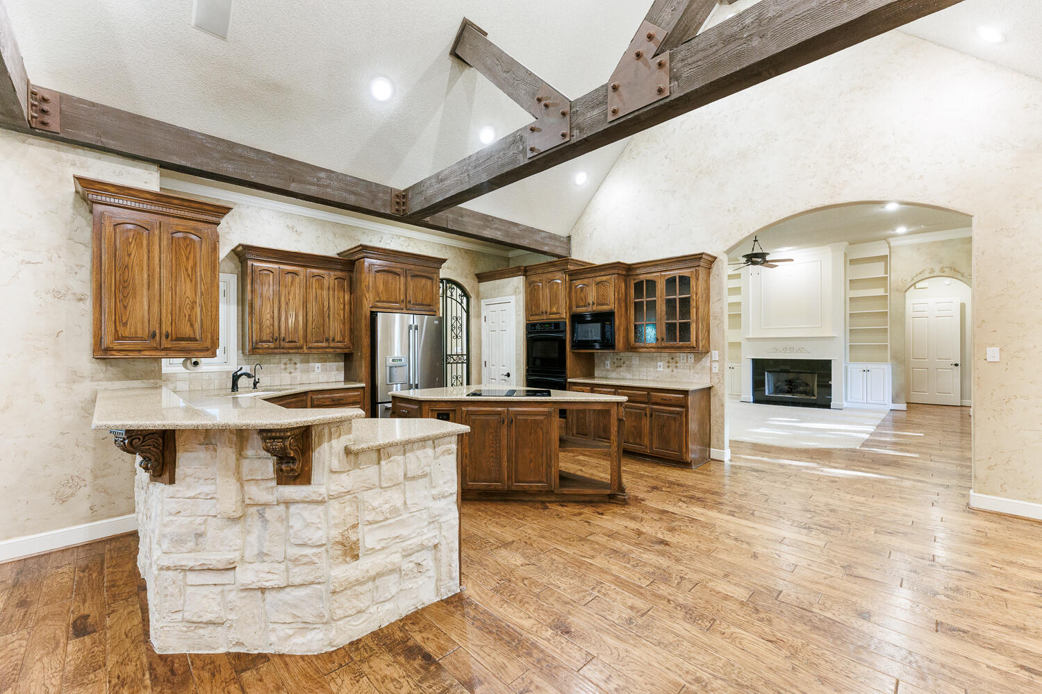 9809 Topeka Avenue Lubbock, TX 79424 - Photo 33 of 87 Kitchen