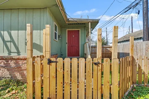 $495,000 | 2804 Arlington Street, Houston, TX 77008