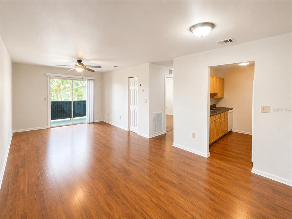 926 Lake Destiny Road, Unit G Altamonte Springs, FL 32714 - Photo 4 of 19 Gallery Image 4