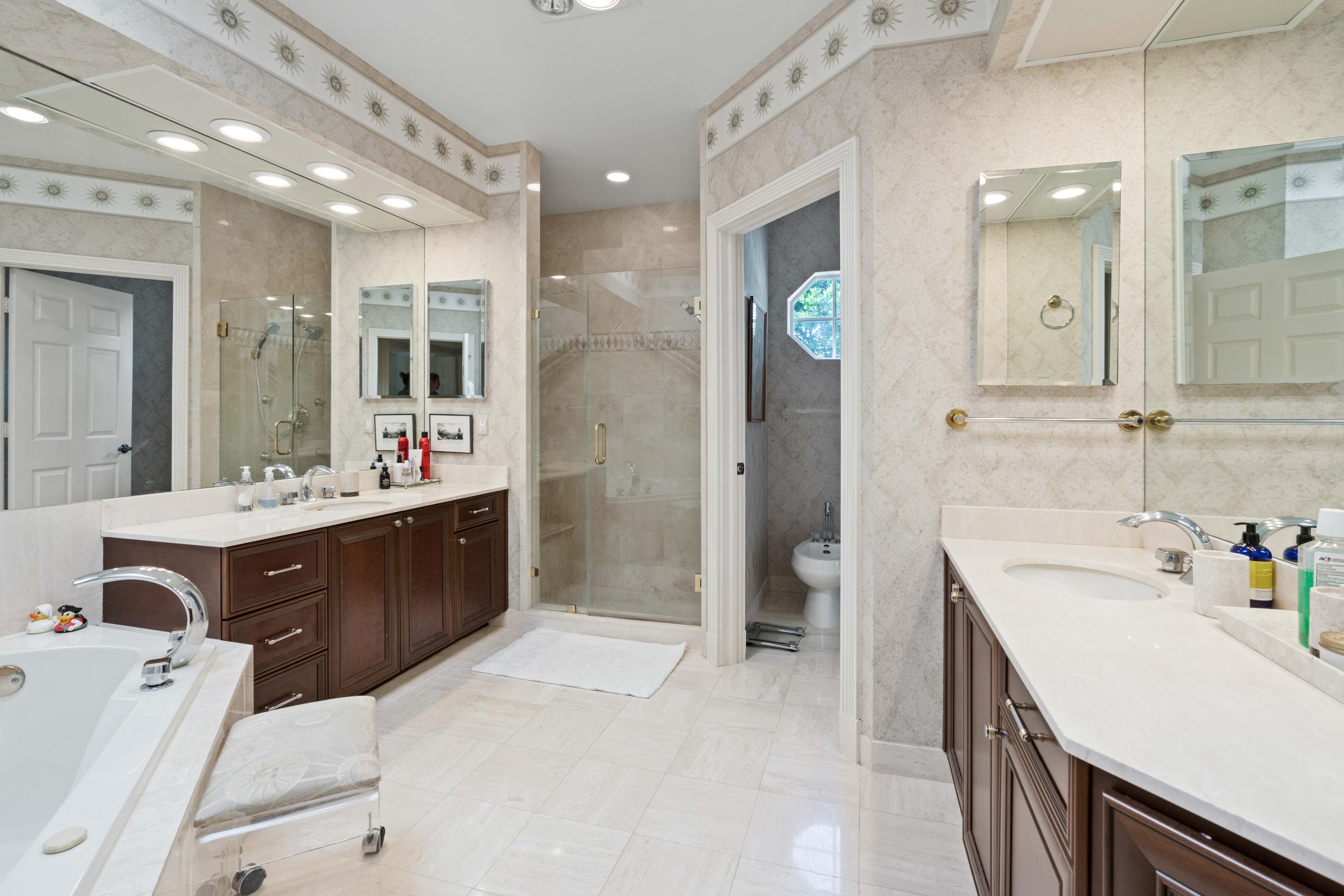 2902 Captains Way Jupiter, FL 33477 - Photo 23 of 31 Master bathroom