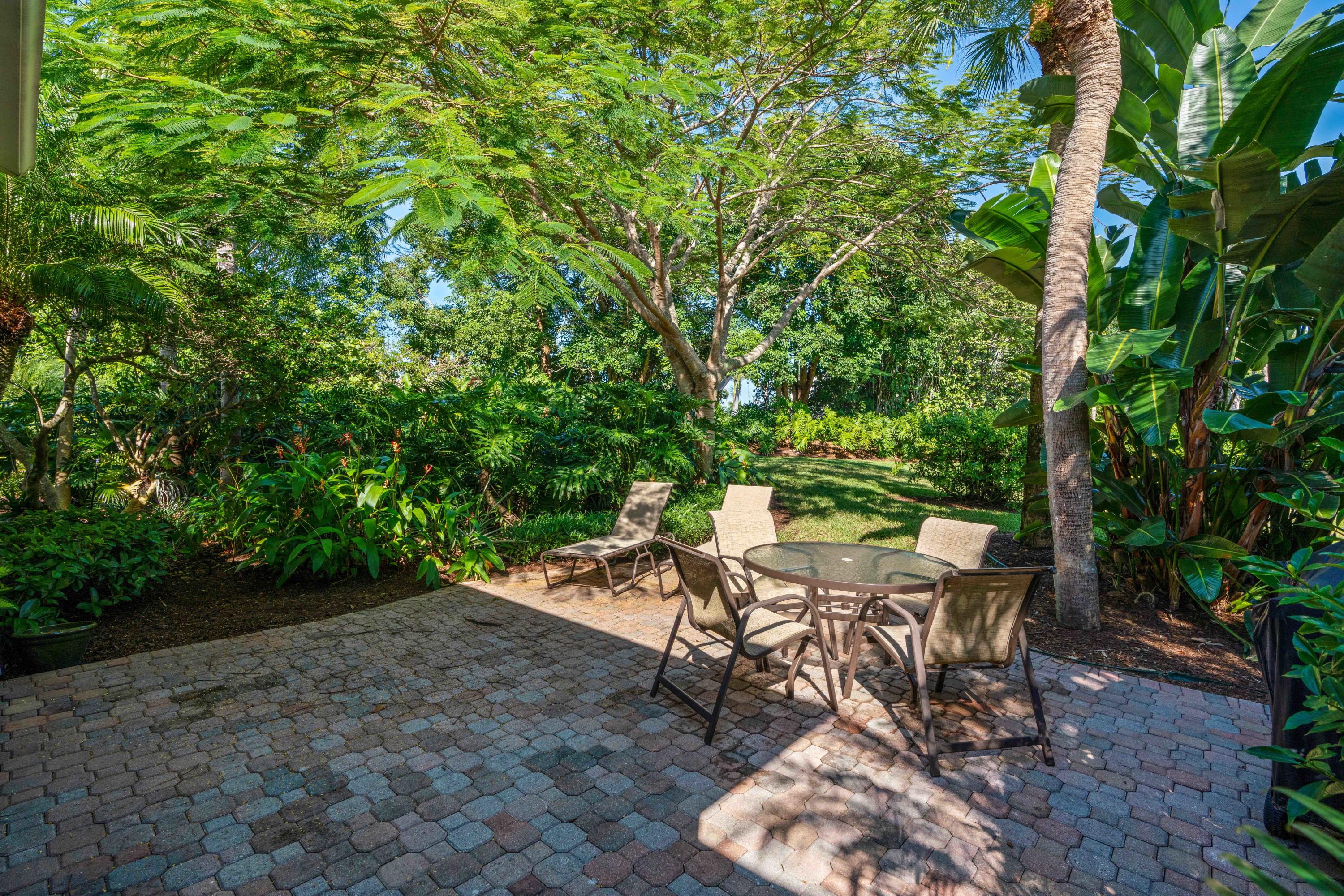 2902 Captains Way Jupiter, FL 33477 - Photo 27 of 31 Patio