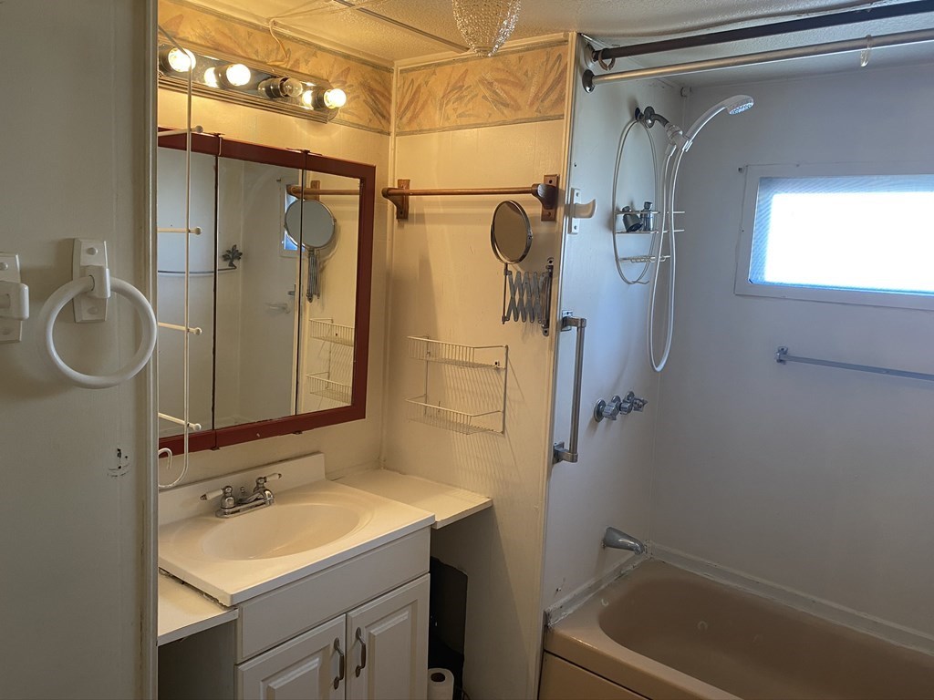 404 Southwick Road, Unit 38 Westfield, MA 01085 - Photo 12 of 13 Gallery Image 12
