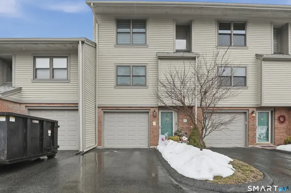 $299,900 | 52 Metacomet Drive, Unit 52, Meriden, CT 06450