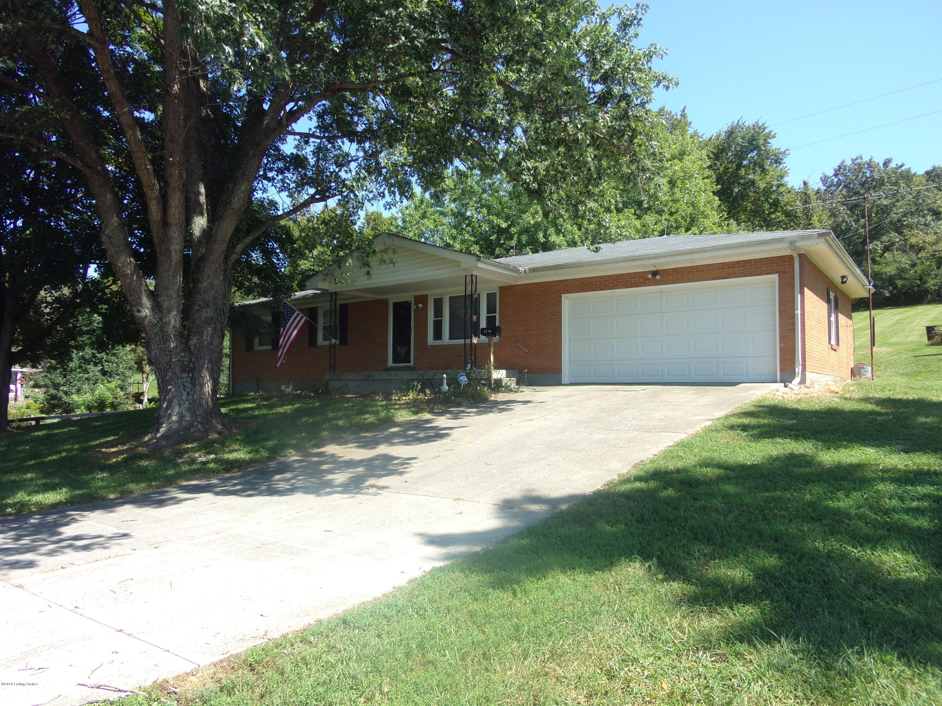 2538 South Bardstown Road Mount Washington, KY 40047 - Photo 2 of 14 111_1846
