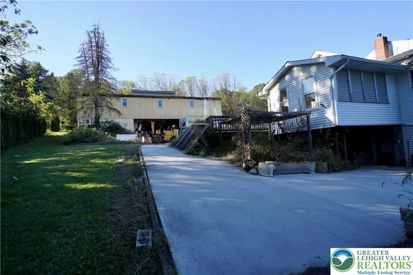 $500,000 | 2552 Spring Street, Coplay, PA 18037