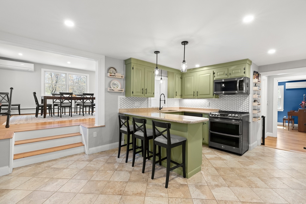 115 Maple Street Wenham, MA 01984 - Photo 5 of 42