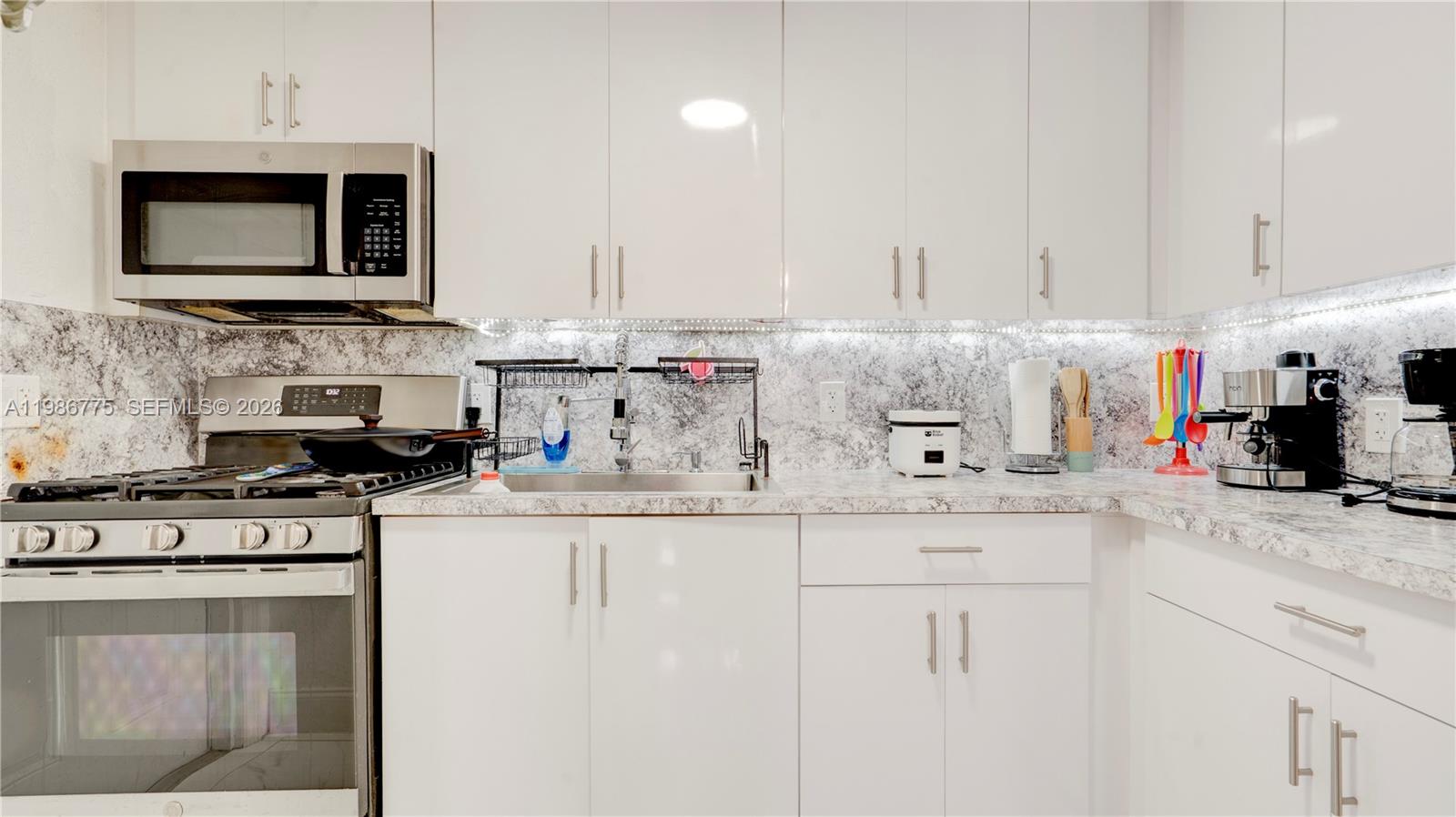 10529 Northwest 35th Avenue Miami, FL 33147 - Photo 22 of 33