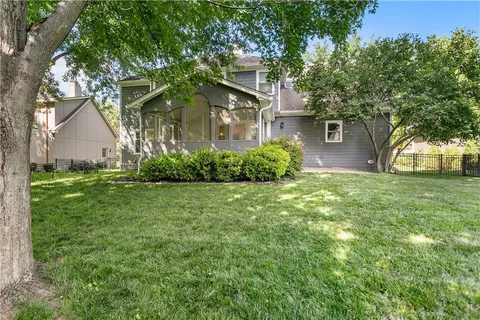 $750,000 | 5255 West 129th Terrace, Leawood, KS 66209