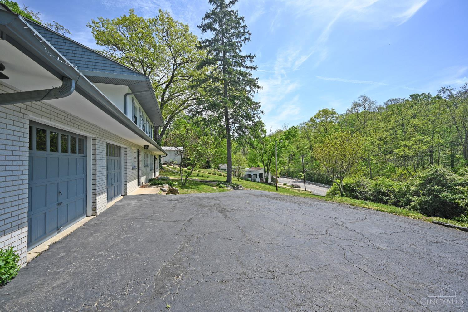 7750 Forest Road Cincinnati, OH 45255 - Photo 4 of 46