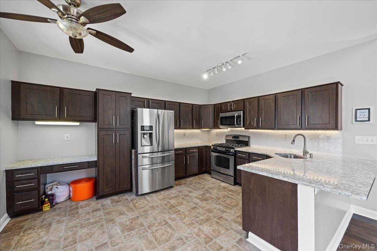 192 Benefield Boulevard Peekskill, NY 10566 - Photo 17 of 46