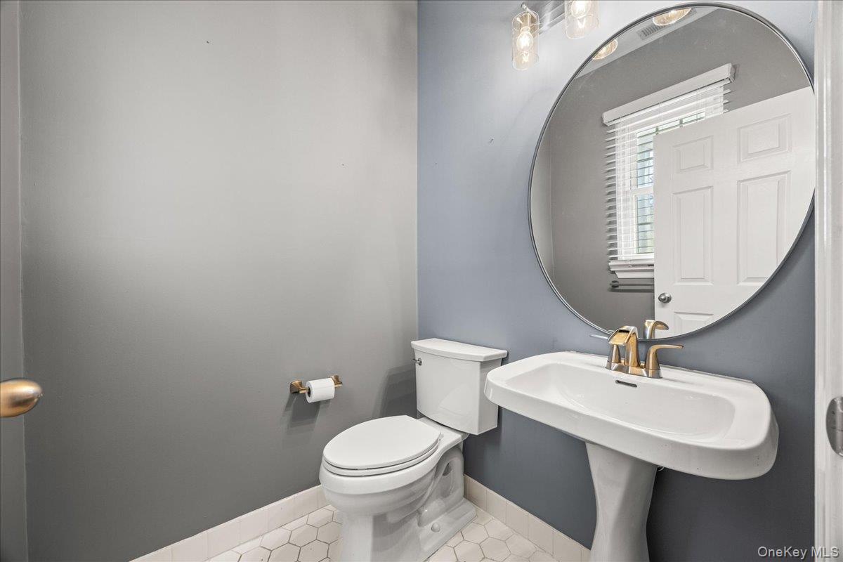 192 Benefield Boulevard Peekskill, NY 10566 - Photo 8 of 46 FIRST FLOOR