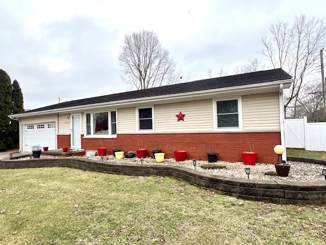 2515 16th Street Columbus, IN 47201 - Photo 2 of 23