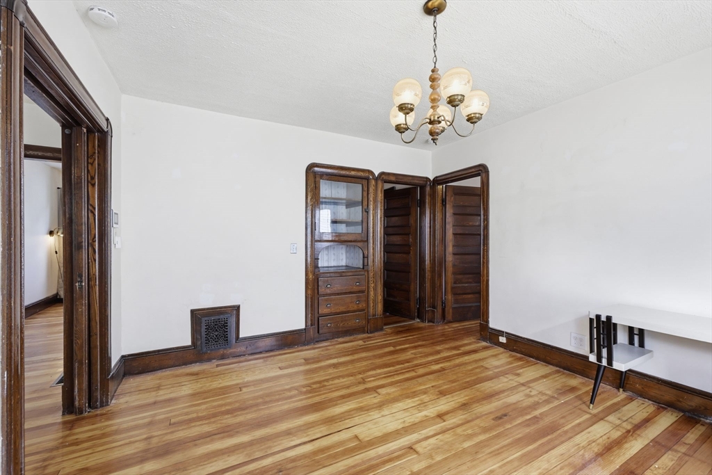 181-183 Northampton Avenue Springfield, MA 01109 - Photo 15 of 40