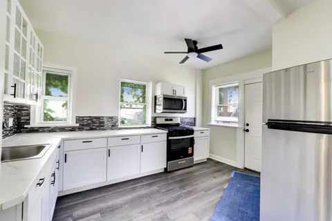 $2,375 | 43 North Menard Avenue, Unit 1, Chicago, IL 60644