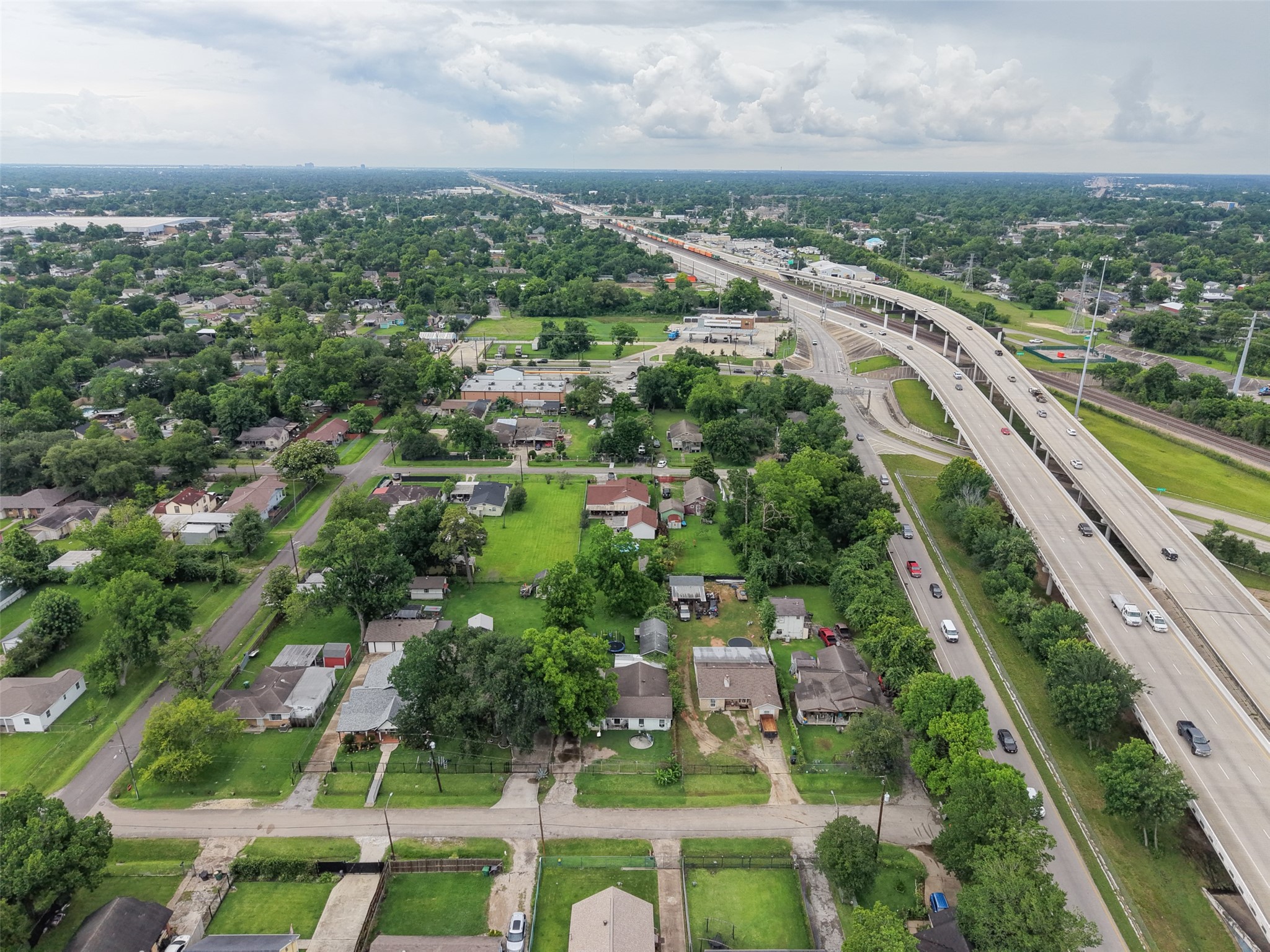 1213 Post Street Houston, TX 77022 - Photo 12 of 20