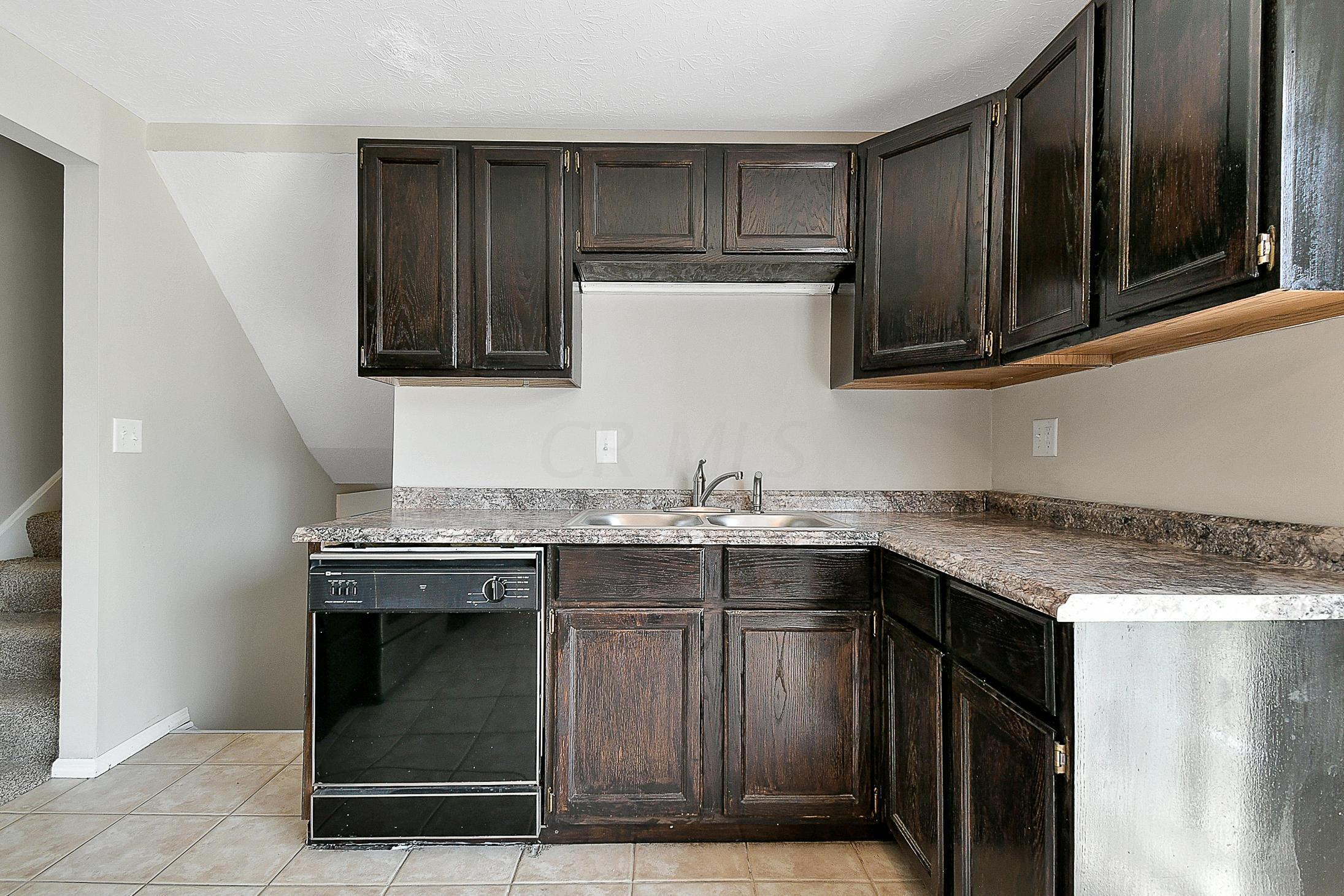 3174 Dunloe Road Columbus, OH 43232 - Photo 7 of 23 Gallery Image 7