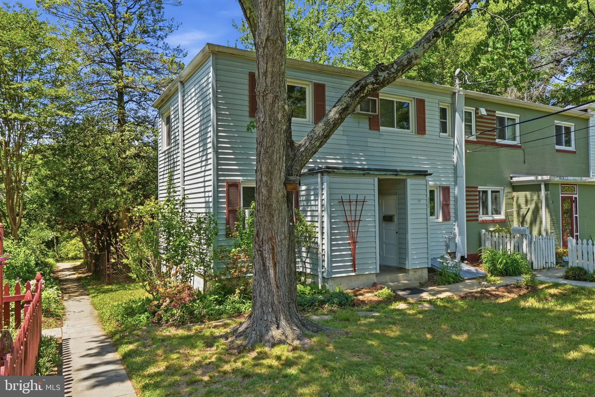 33 Ridge Road Greenbelt, MD 20770 - Photo 2 of 25 Gallery Image 2