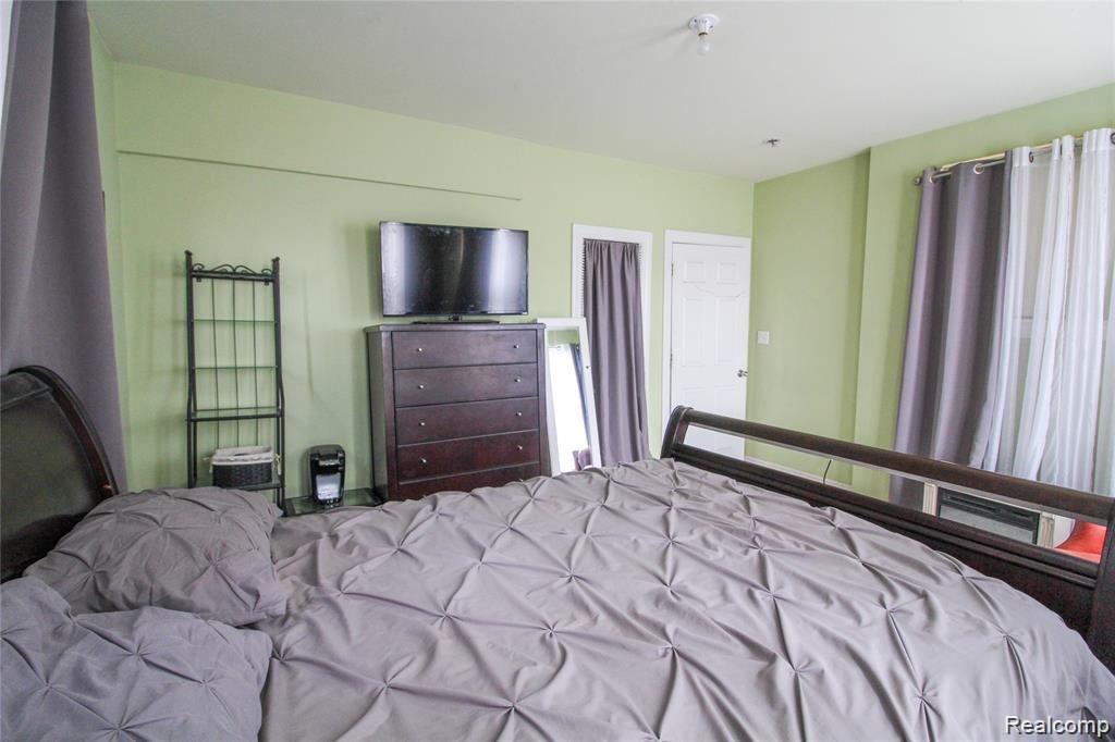 314 Hendrie Street Detroit, MI 48202 - Photo 21 of 36