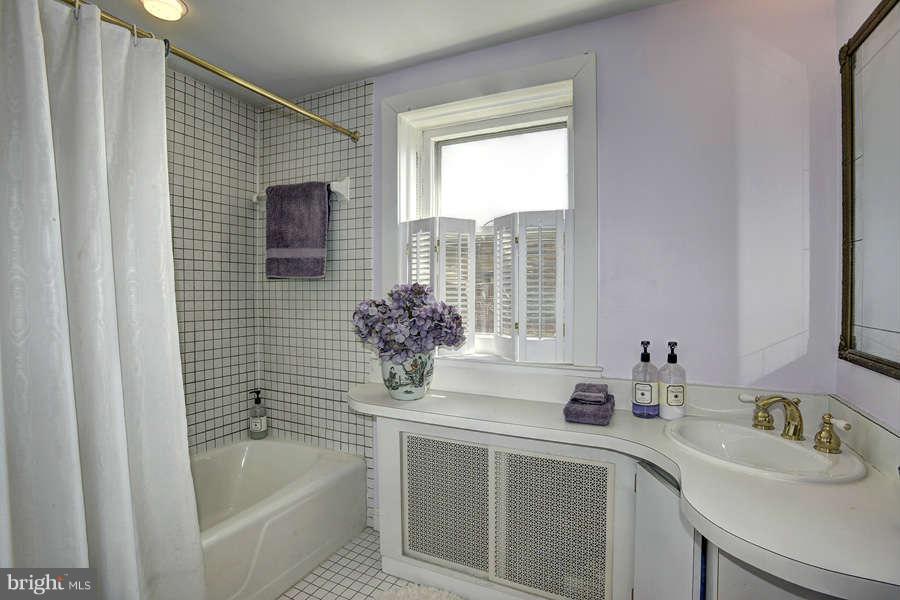 2134 Leroy Place Northwest Washington, DC 20008 - Photo 21 of 27 Bath
