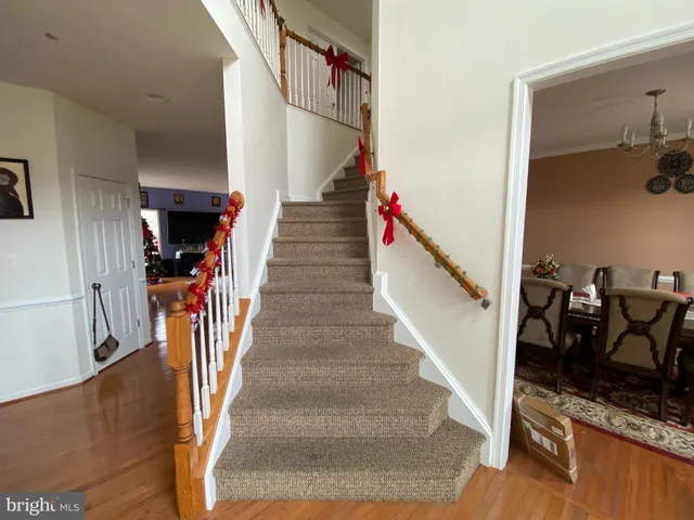a view of entryway and hall