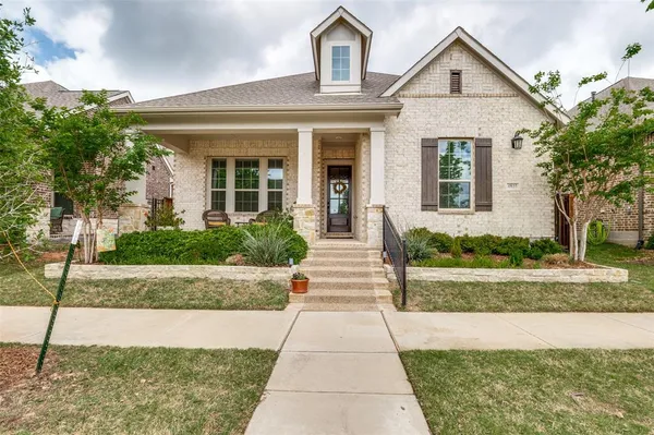$645,000 | 4810 Emerald Grove Drive, Arlington, TX 76005