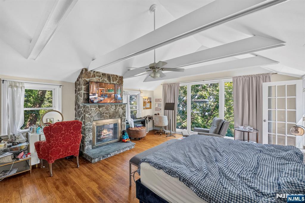 8 Old Wood Road Edgewater, NJ 07020 - Photo 7 of 25