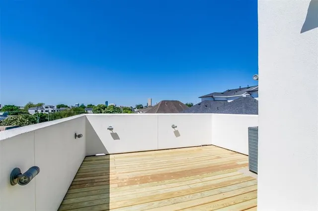 a view of a terrace with sky view