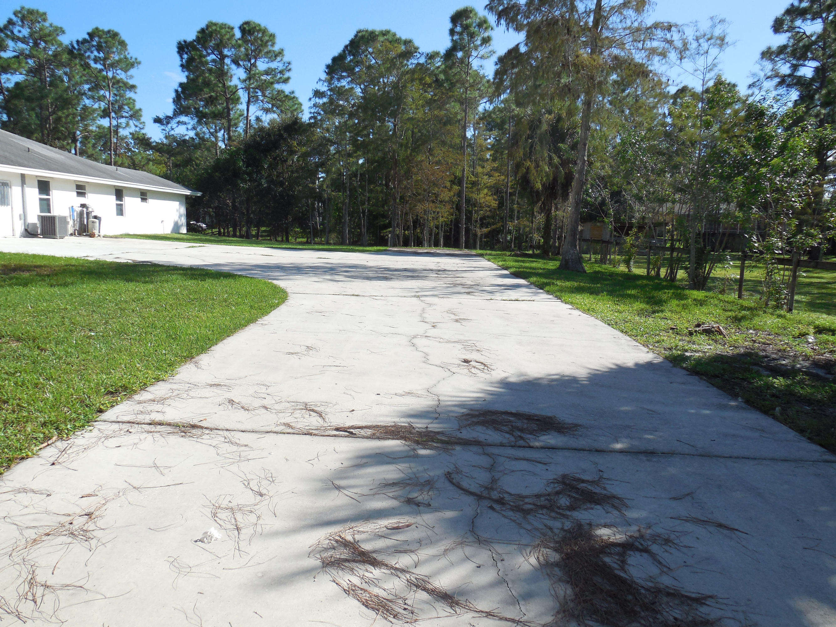 17338 31st Road North Loxahatchee, FL 33470 - Photo 4 of 38 driveway