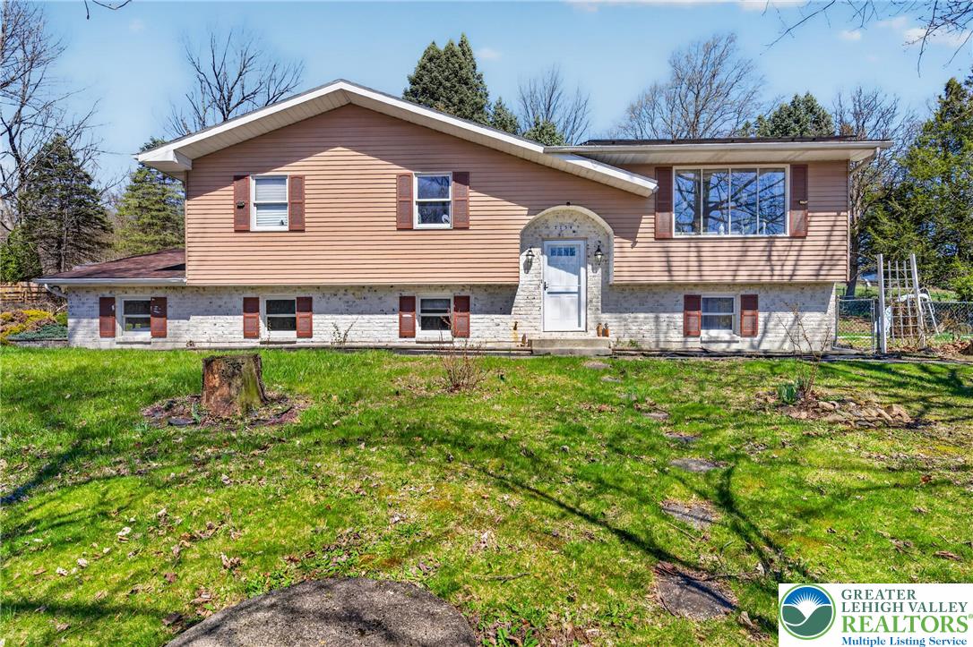 2259 Hillside Road Slatington, PA 18080 - Photo 2 of 52