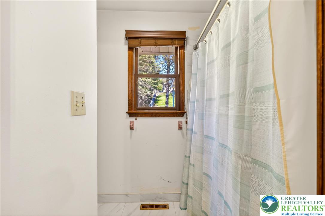 2259 Hillside Road Slatington, PA 18080 - Photo 22 of 52