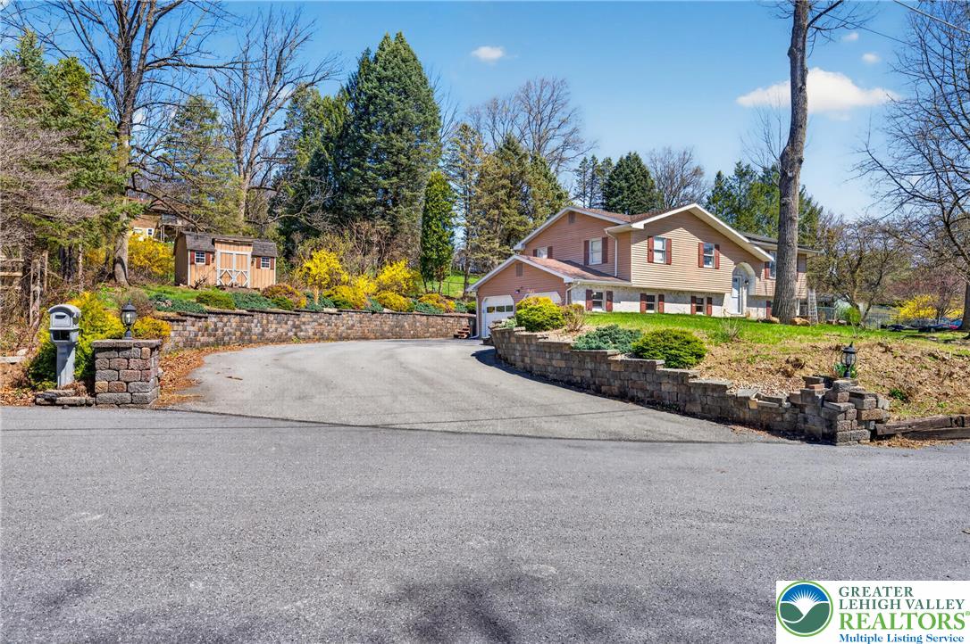 2259 Hillside Road Slatington, PA 18080 - Photo 6 of 52