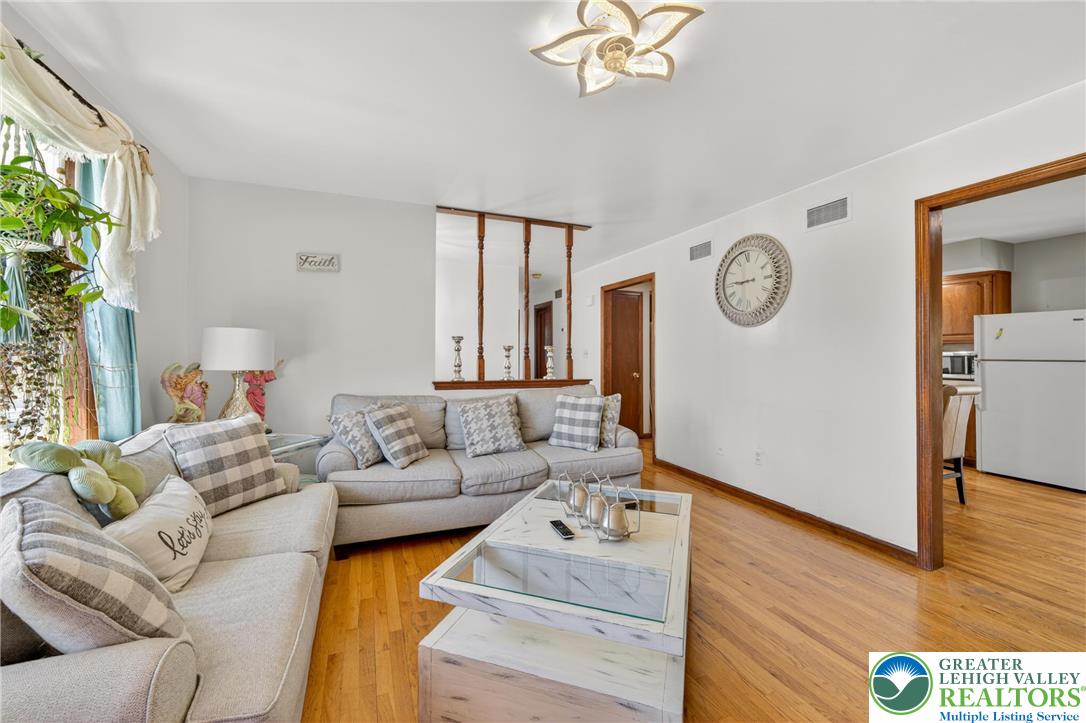 2259 Hillside Road Slatington, PA 18080 - Photo 9 of 52