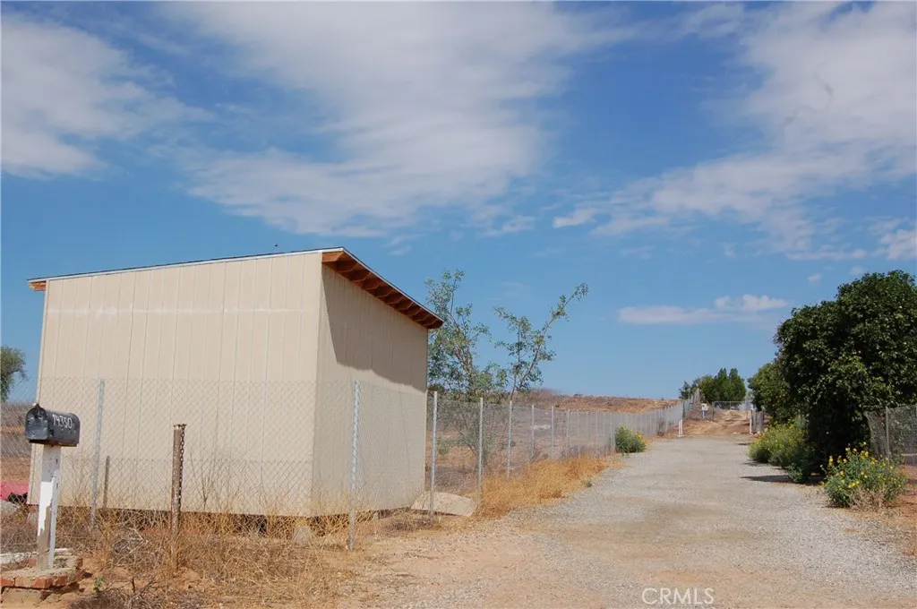 14350 Blackburn Lake Riverside, CA 92503 - Photo 36 of 36 a backyard of a house