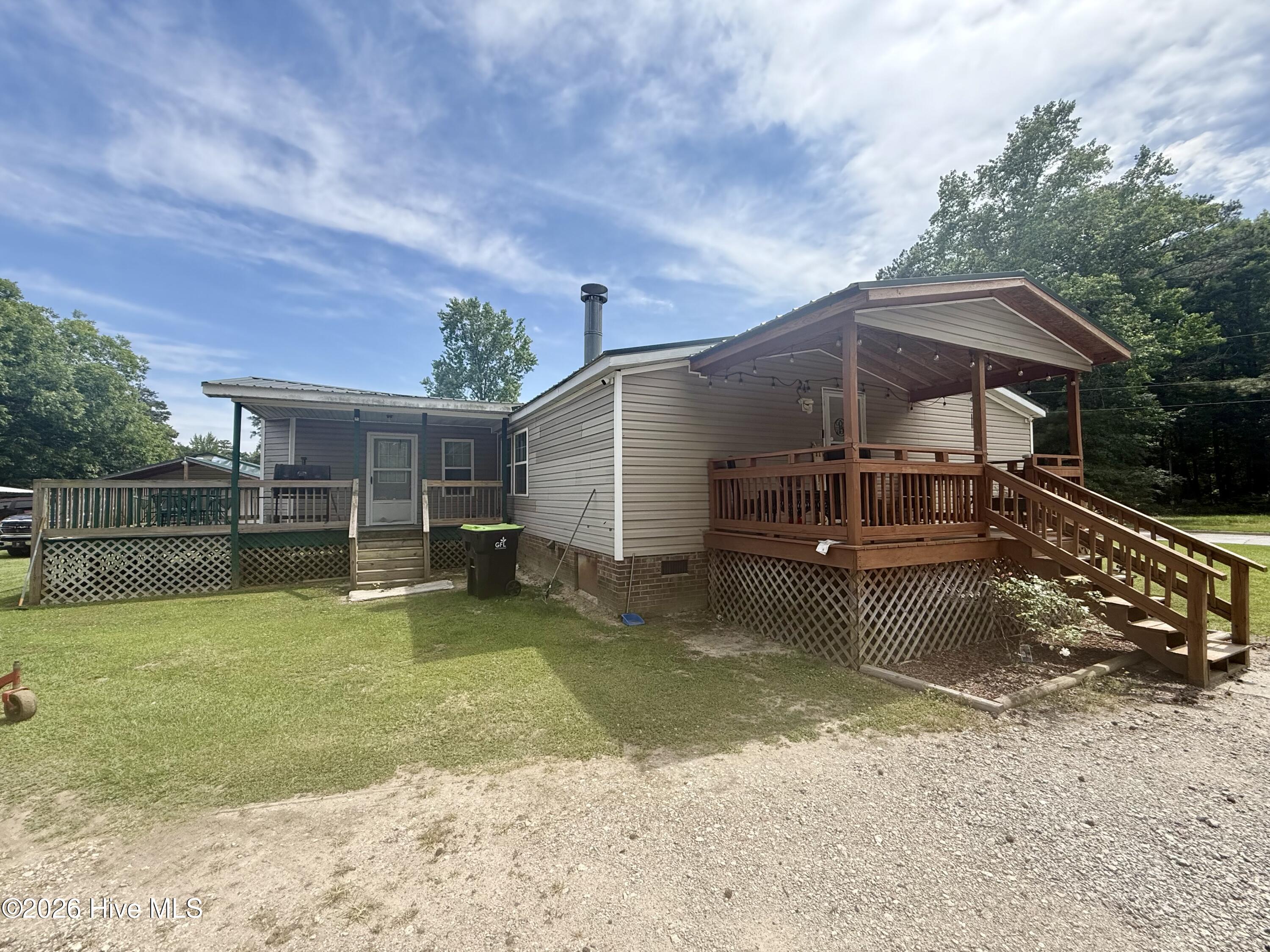102 Belcher Road Williamston, NC 27892 - Photo 15 of 64 Side porch