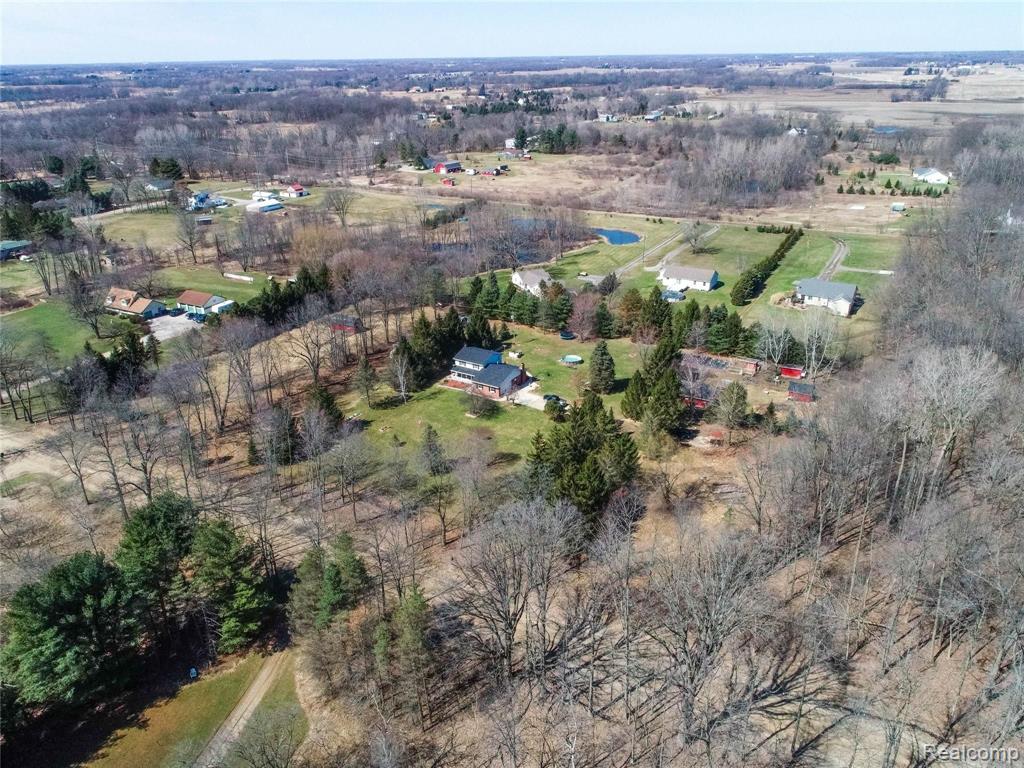 7160 Crofoot Road Fowlerville, MI 48836 - Photo 4 of 46 Gallery Image 4