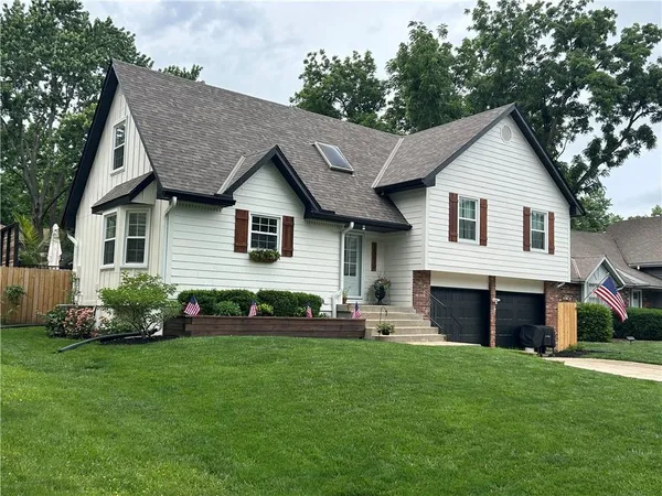 $399,950 | 15020 South Locust Street, Olathe, KS 66062