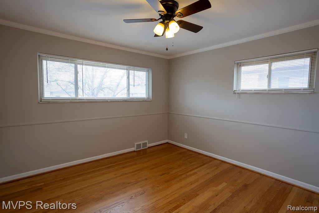 18062 Ash Avenue Eastpointe, MI 48021 - Photo 7 of 11