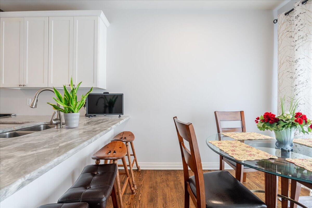 45900 South Stonewood Road Canton, MI 48187 - Photo 12 of 39 22-45900-StoneWood-22