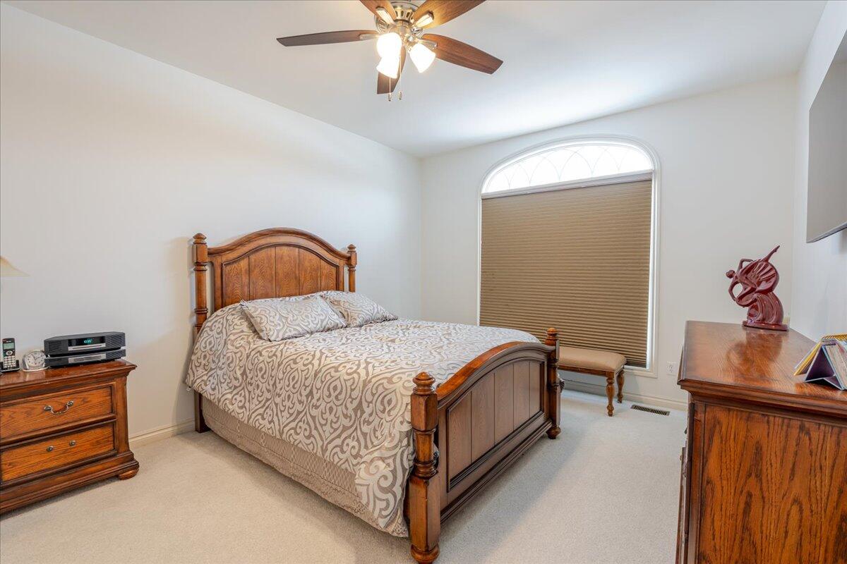 45900 South Stonewood Road Canton, MI 48187 - Photo 14 of 39 09-45900-StoneWood-9