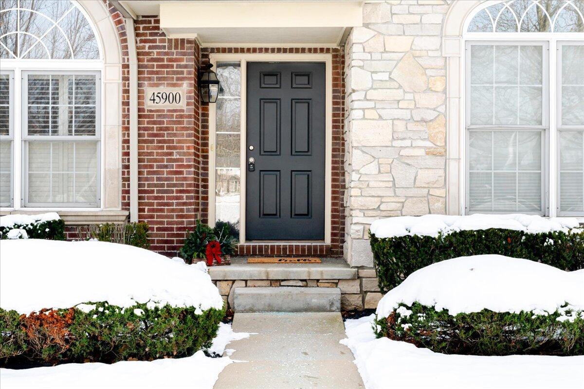 45900 South Stonewood Road Canton, MI 48187 - Photo 2 of 39 04-45900-StoneWood-4