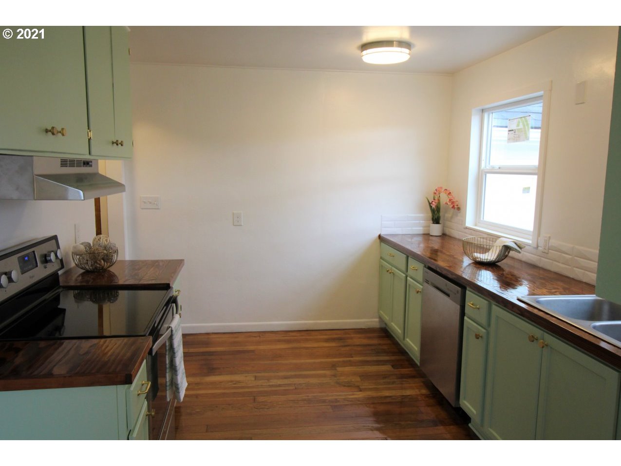 821 Chemawa Road North Keizer, OR 97303 - Photo 6 of 16 Gallery Image 6