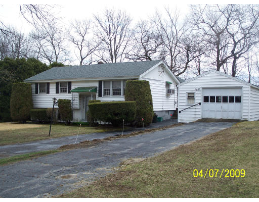 49 Michael Road Dracut, MA 01826 - Photo 3 of 4 Gallery Image 3