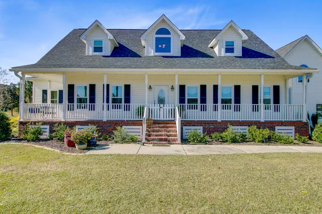 $999,000 | 933 Tree Farm Lane, Cross, SC 29436